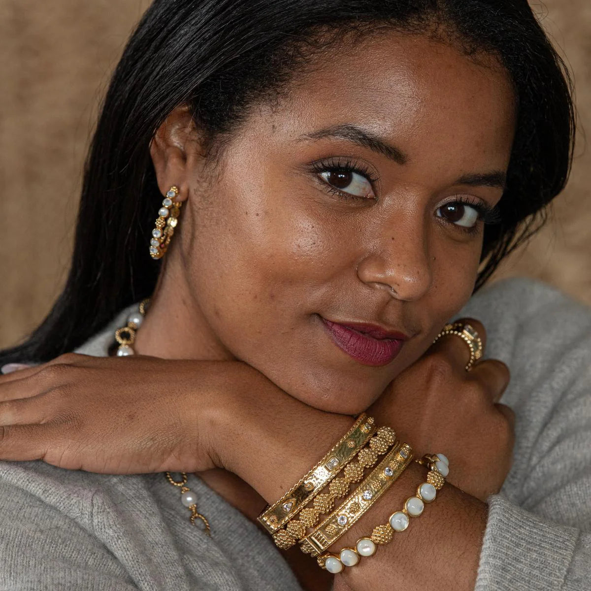 CAPUCINE DE WULF Berry Gem Hoop Earrings Mother of Pearl