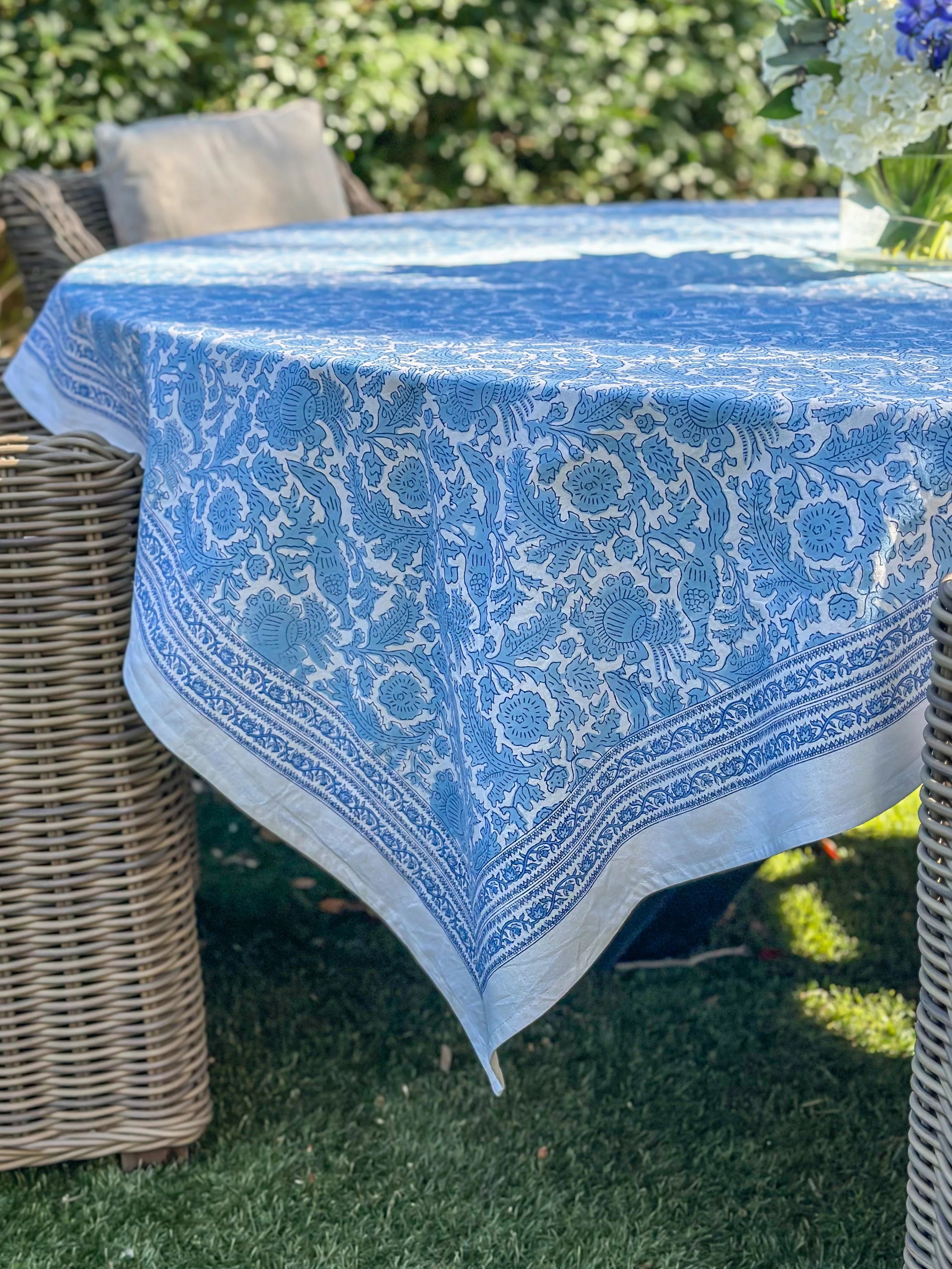 Light Blue Bird Tablecloth 120" Round