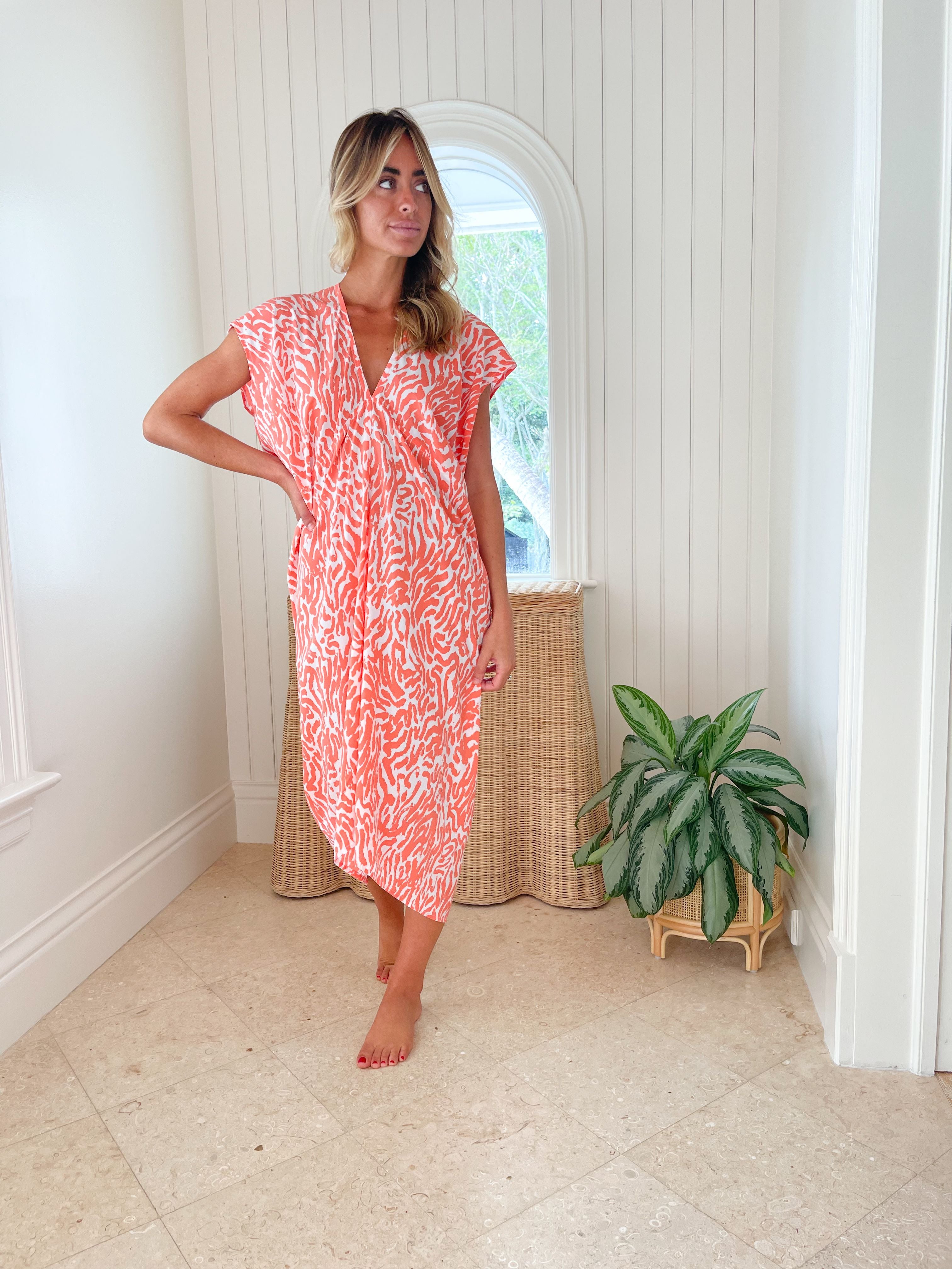 FINAL SALE WALKER & WADE Santorini Kaftan Coral Zebra