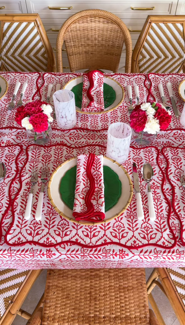DANA SMALL DESIGNS Napkin Flower Row Berry Set/4