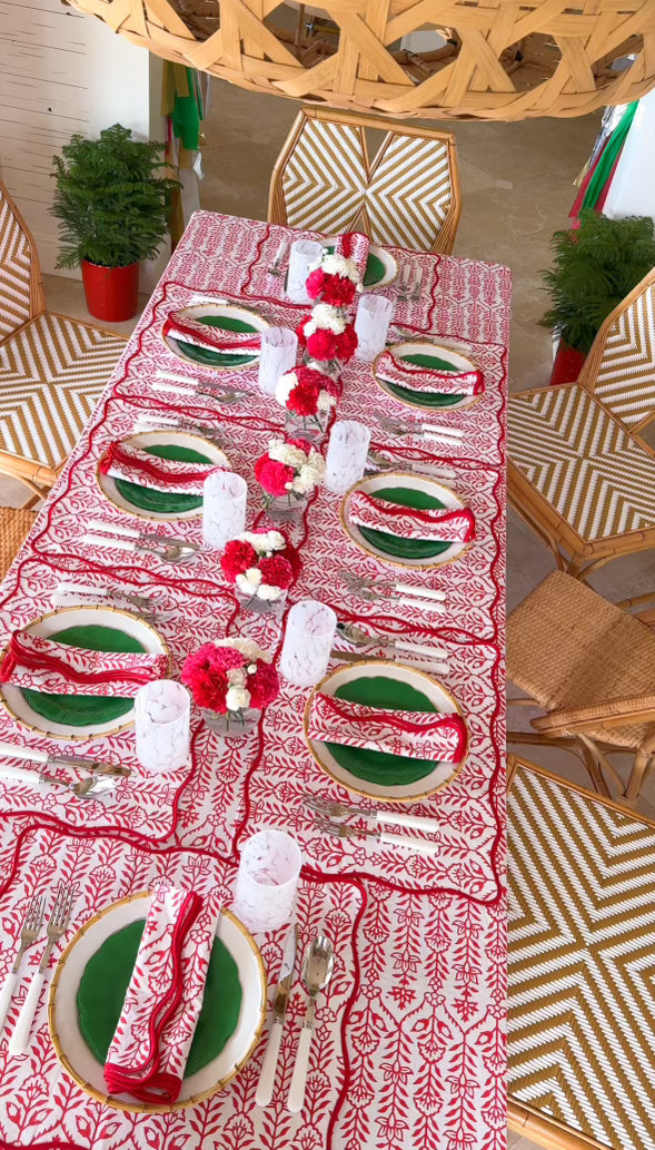 DANA SMALL DESIGNS Tablecloth 80" x 120" Flower Row Berry