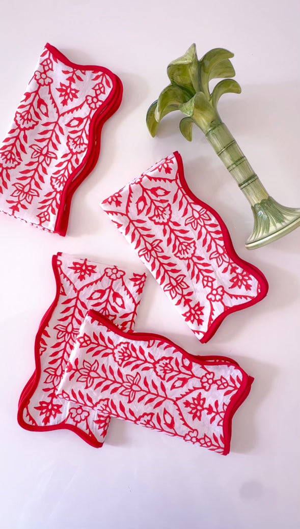 DANA SMALL DESIGNS Napkin Flower Row Berry Set/4