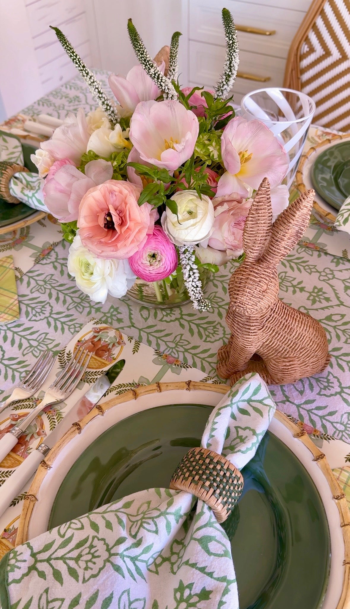 DANA SMALL DESIGNS Tablecloth 80" x 120" Flower Row Parakeet