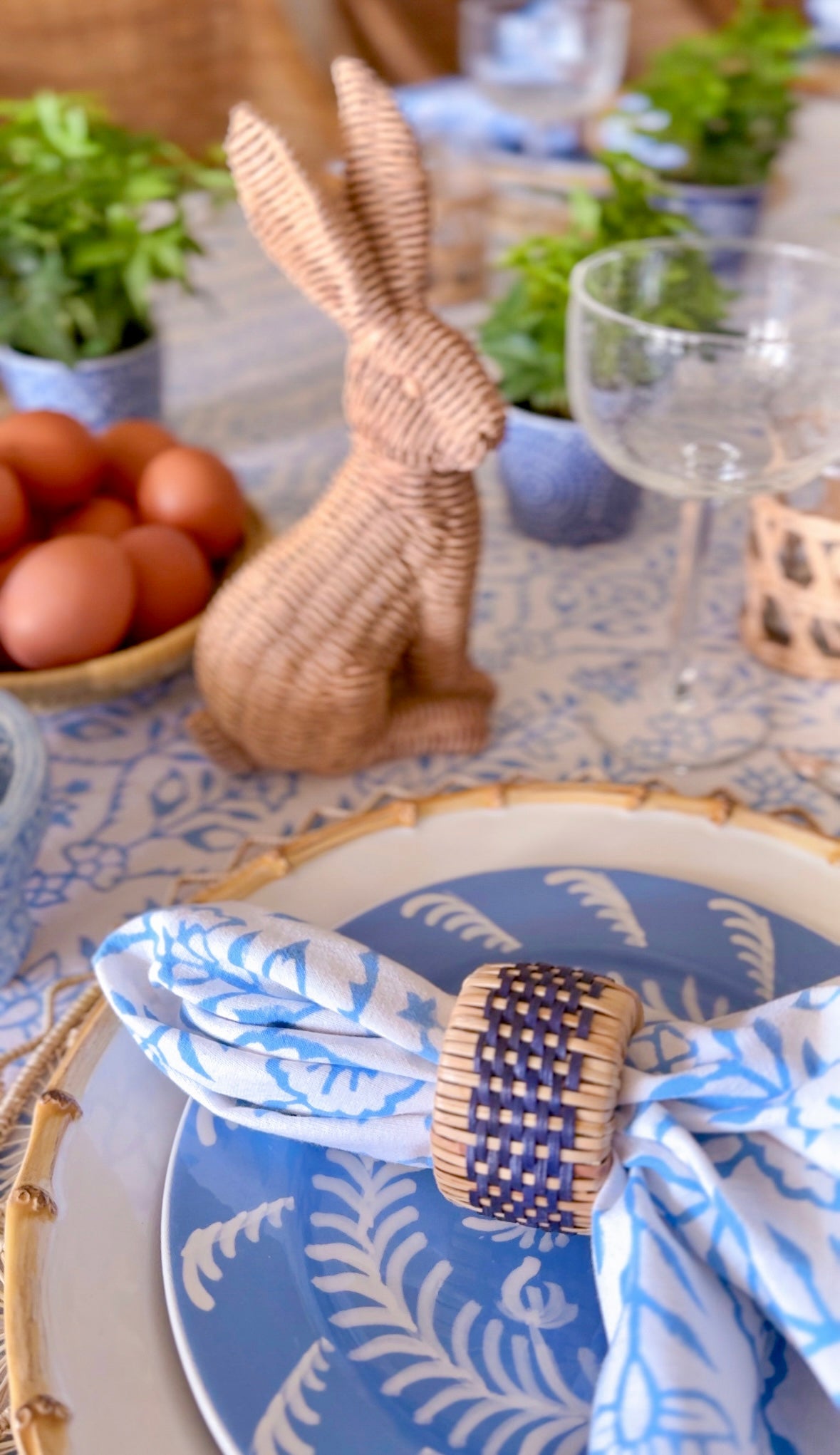 DANA SMALL DESIGNS Napkin Flower Row Matilda's Blue Set/4