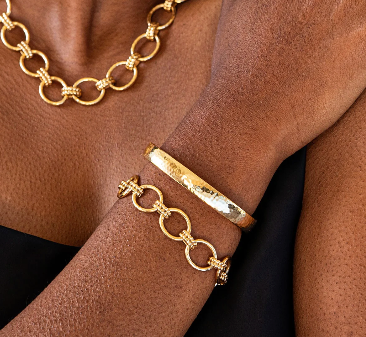 CAPUCINE DE WULF Cleopatra Oval Hinged Bangle - Gold – Matilda's