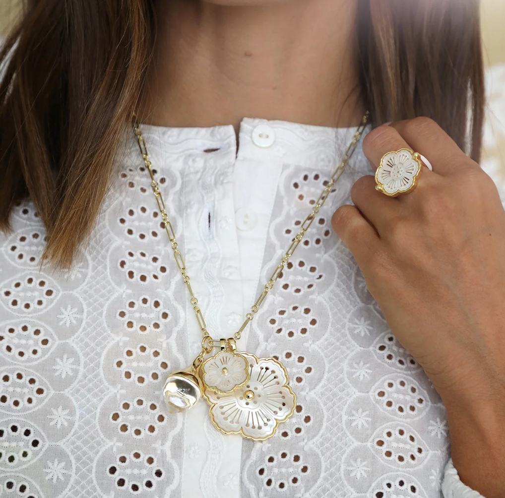 ASHA Marguerite Pendant
