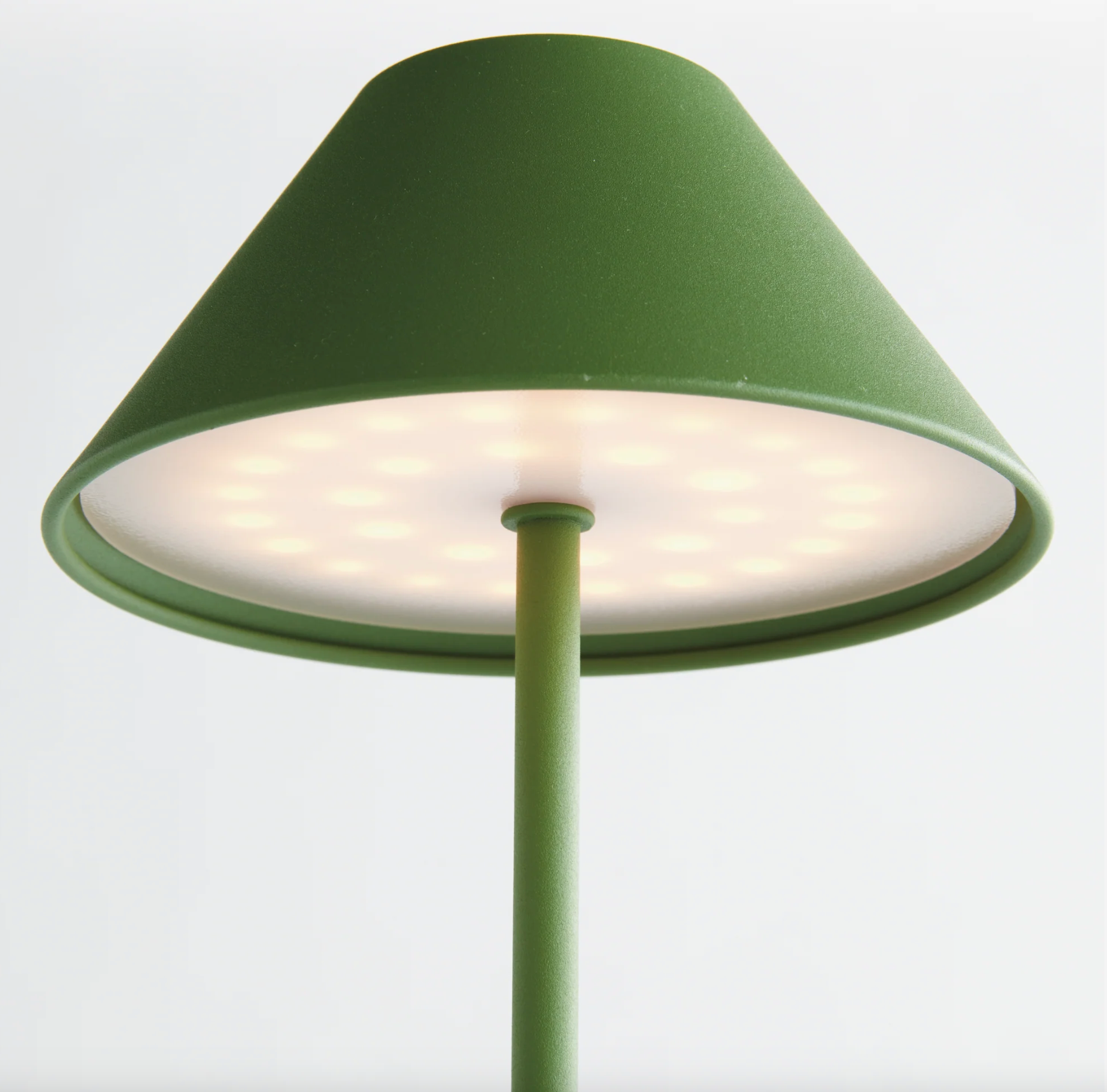 Alluna Cordless Lamp w/ Metal Shade Green