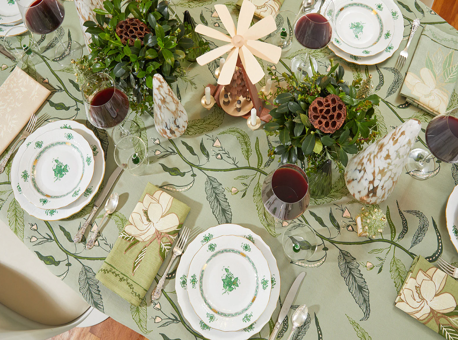 MAISON VENU Tulleries Evergreen Tablecloth 127" x 72"