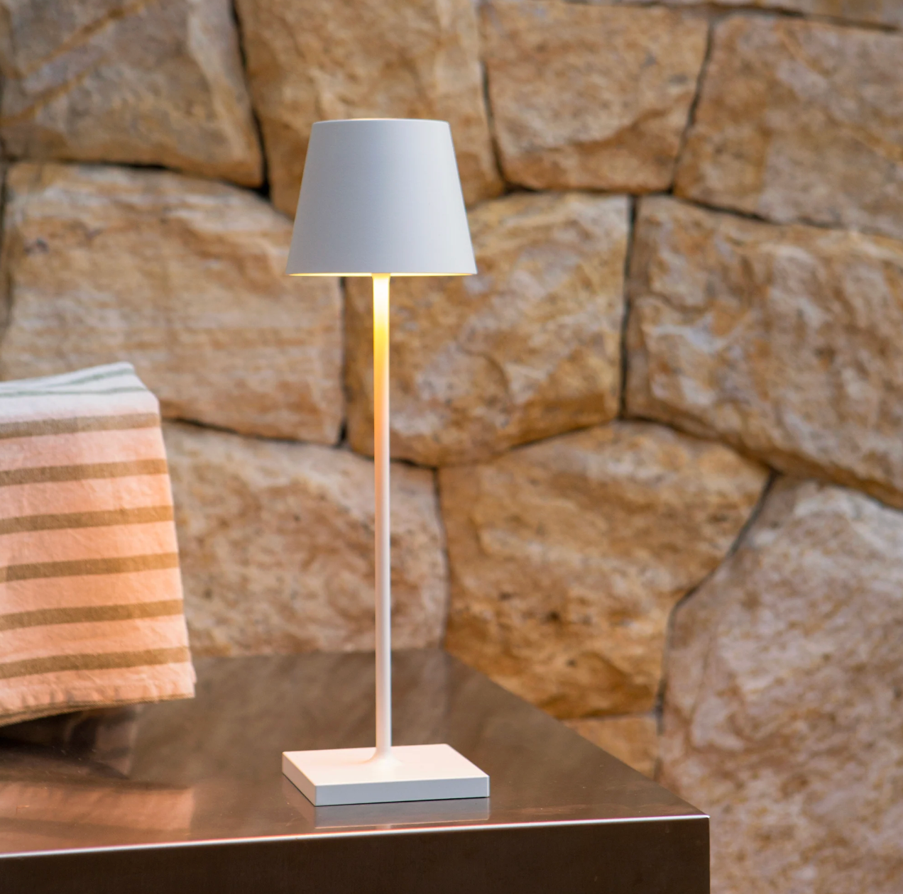 ZAFFERANO Poldina Pro Table Lamp White