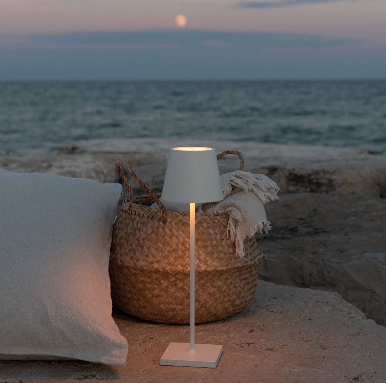 ZAFFERANO Poldina Pro Table Lamp White