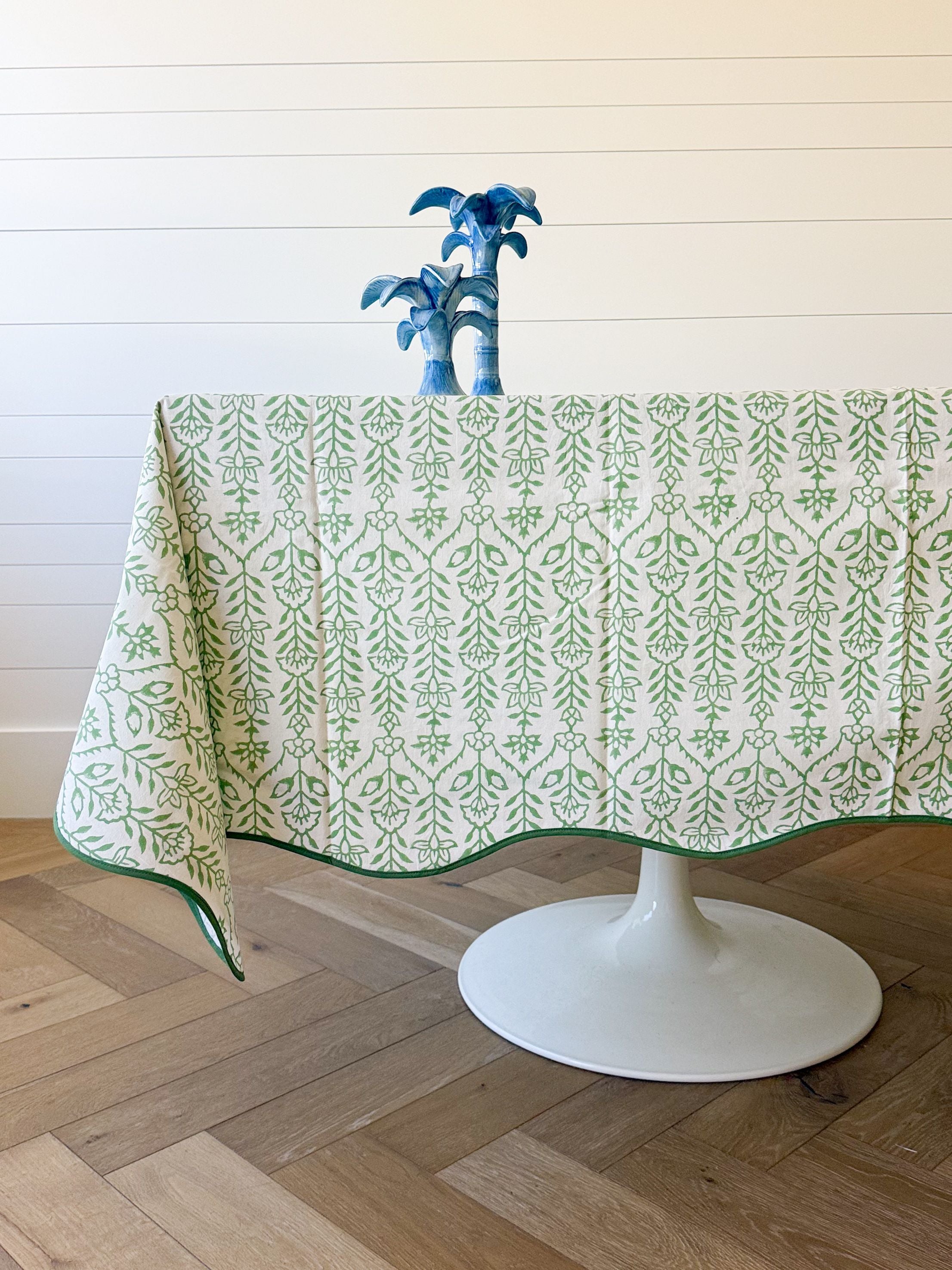 DANA SMALL DESIGNS Tablecloth 80" x 120" Flower Row Parakeet
