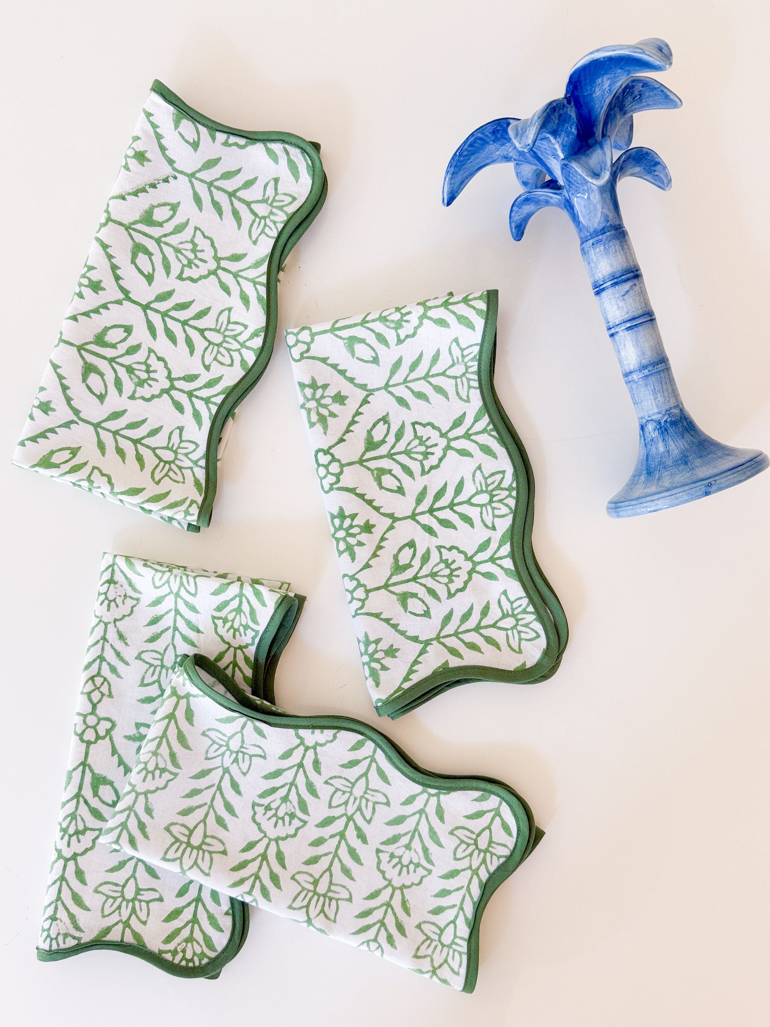 DANA SMALL DESIGNS Napkin Flower Row Parakeet Set/4