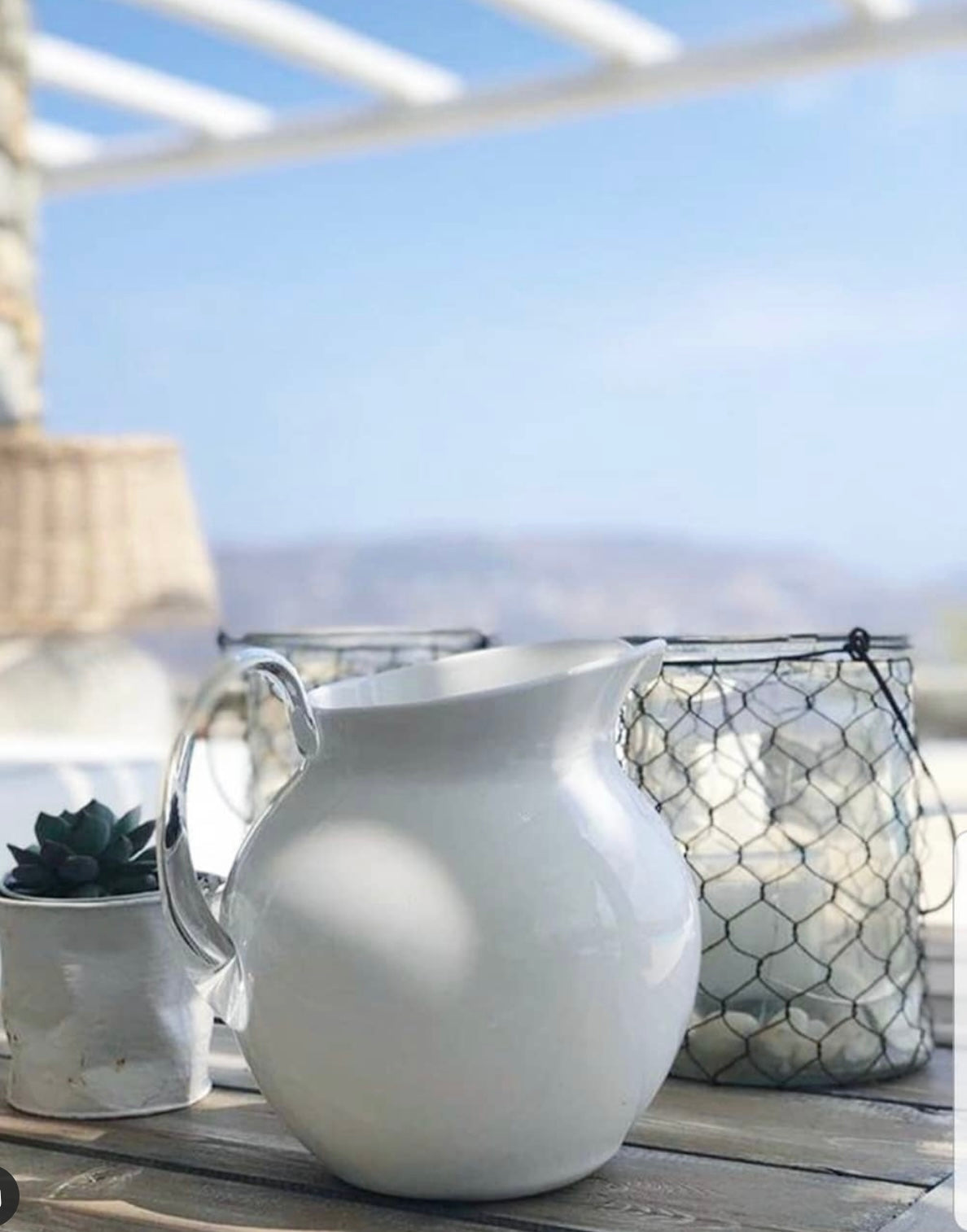 Palla Pitcher White