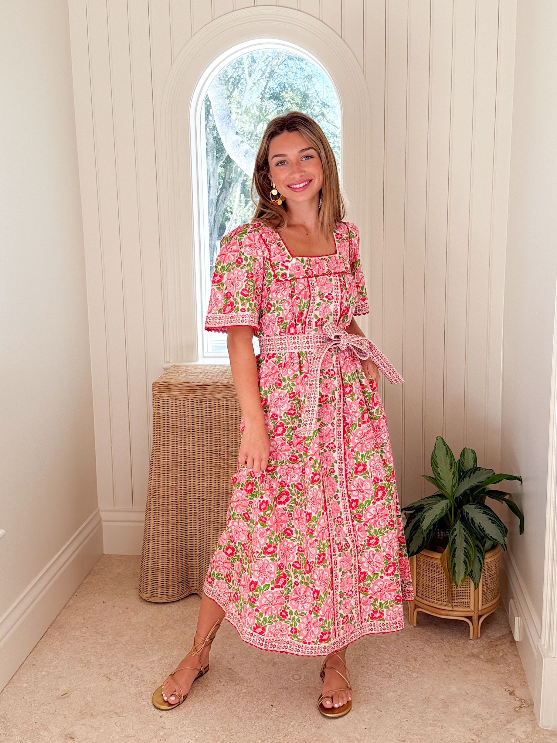 pink hibiscus dress CITY PRINTS Fleur Sweet Harmony while the flattering soft SHOWFOREST Women's 2.5 Inch Color:Jasmine