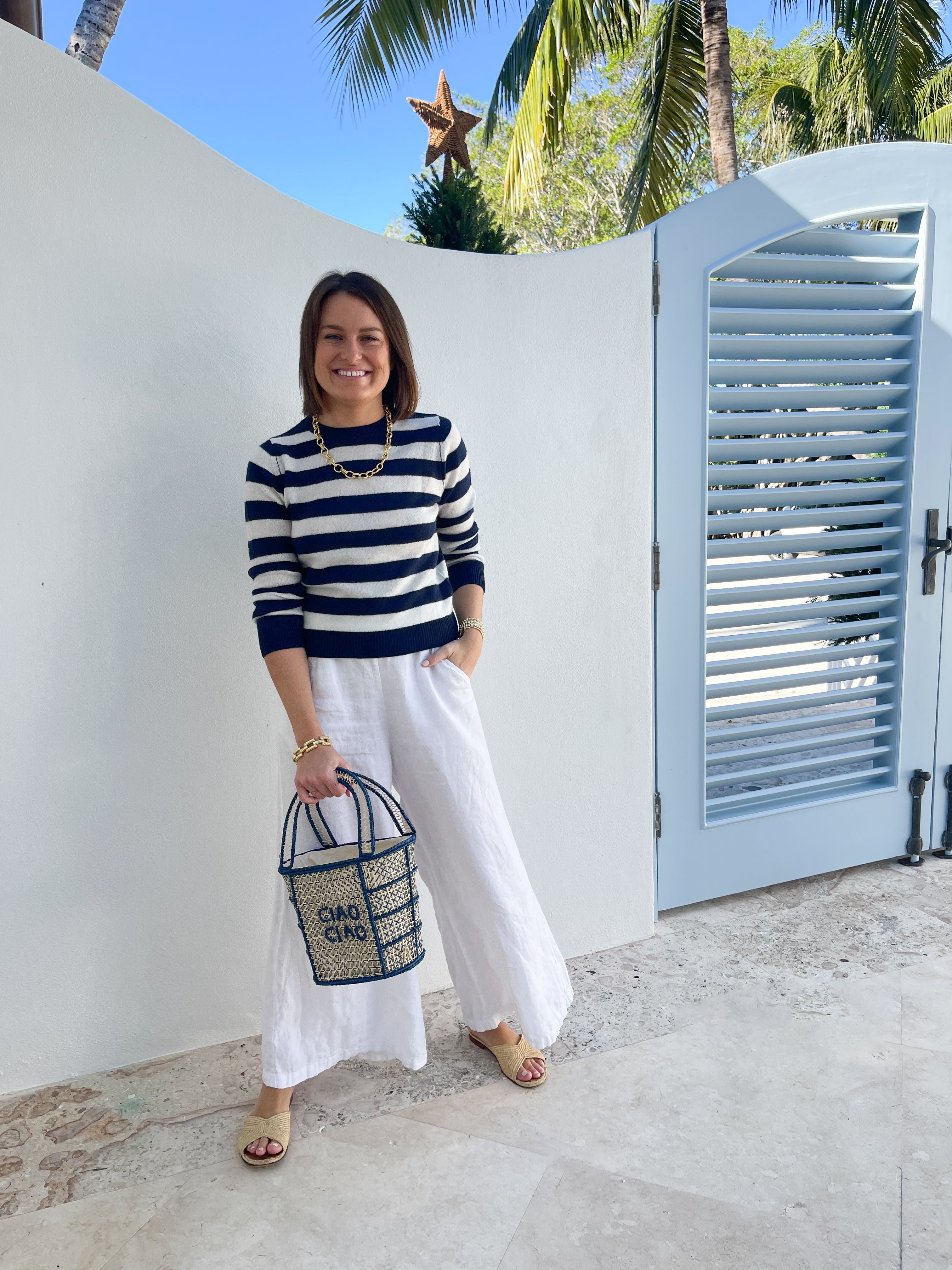 martinique ネイビーと白のストライプ長袖セーター Leah Striped Cable Knit Cardigan in Navy and Cream | Altar'd State