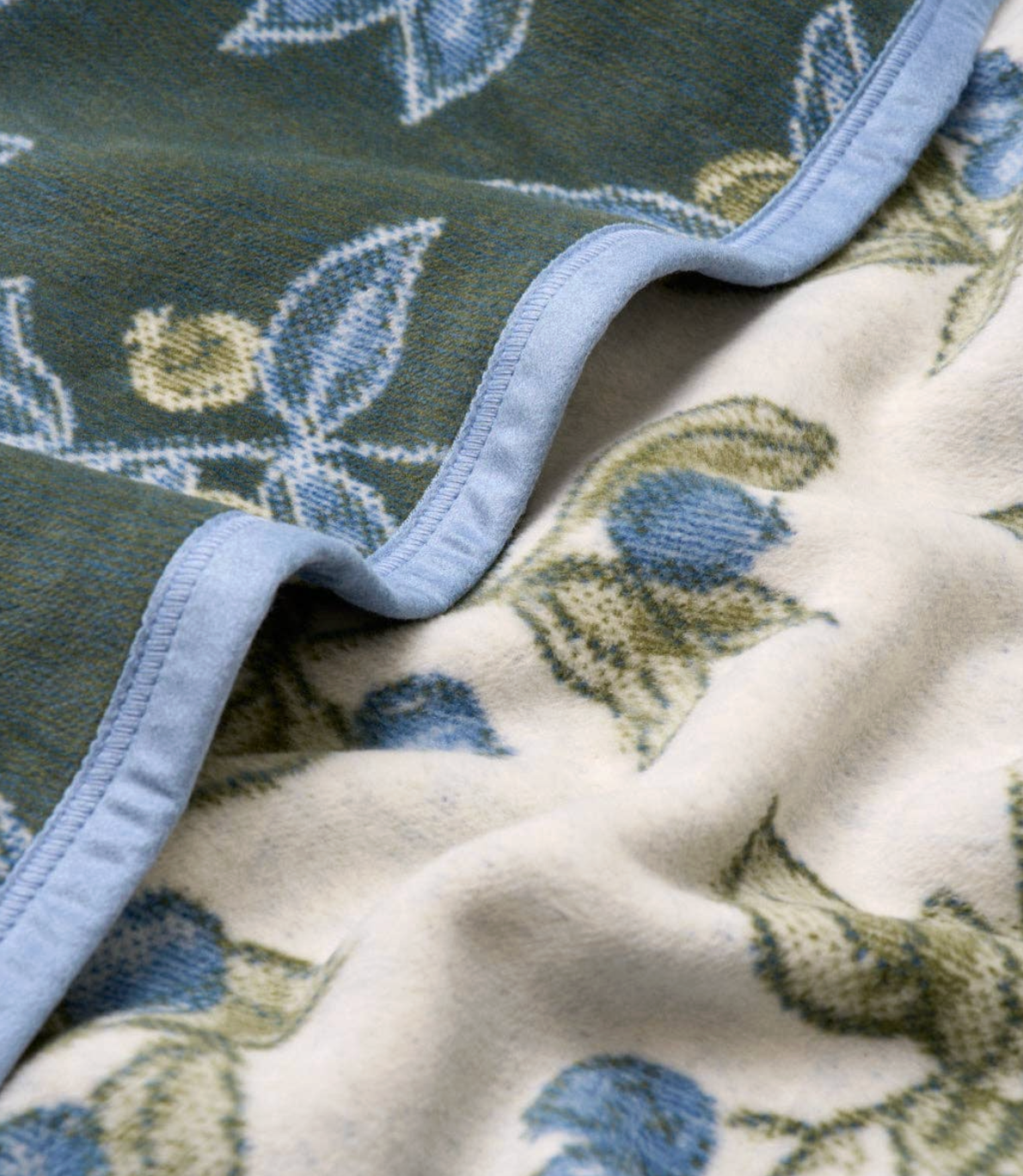 ChappyWrap Blueberries Blanket