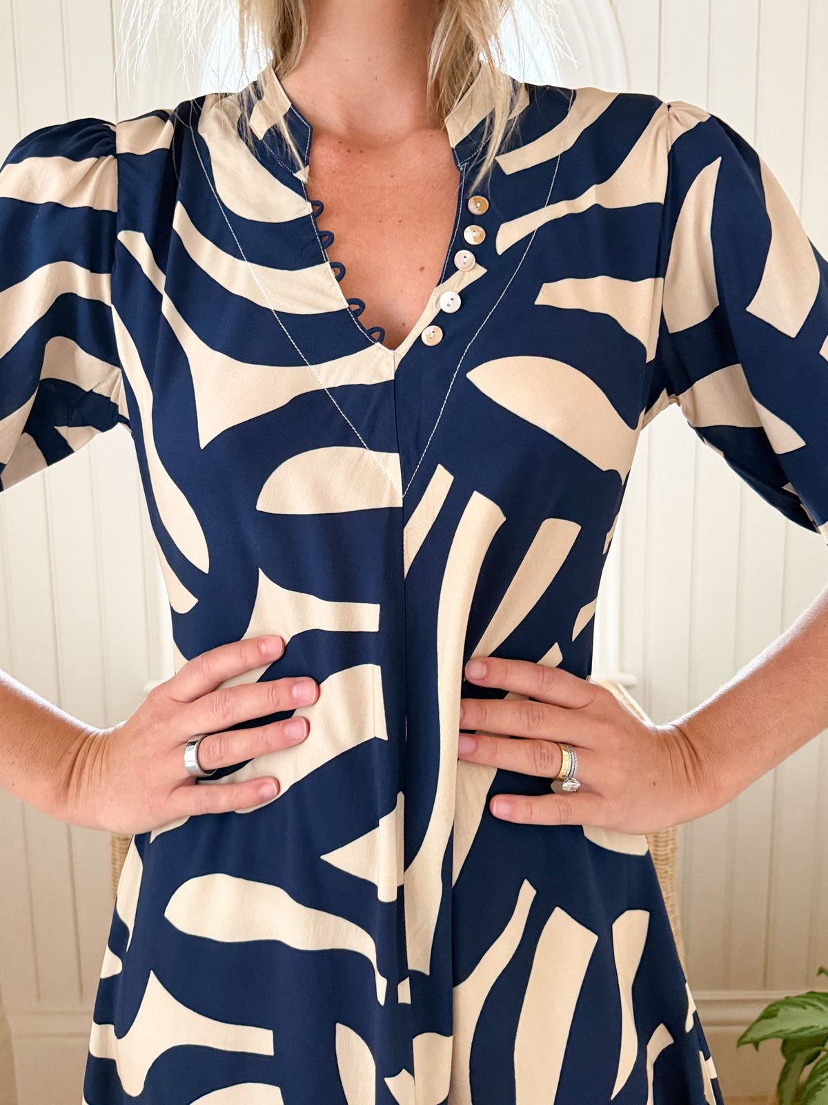 WALKER &amp; WADE Daphne Dress Navy &amp; Taupe Mod