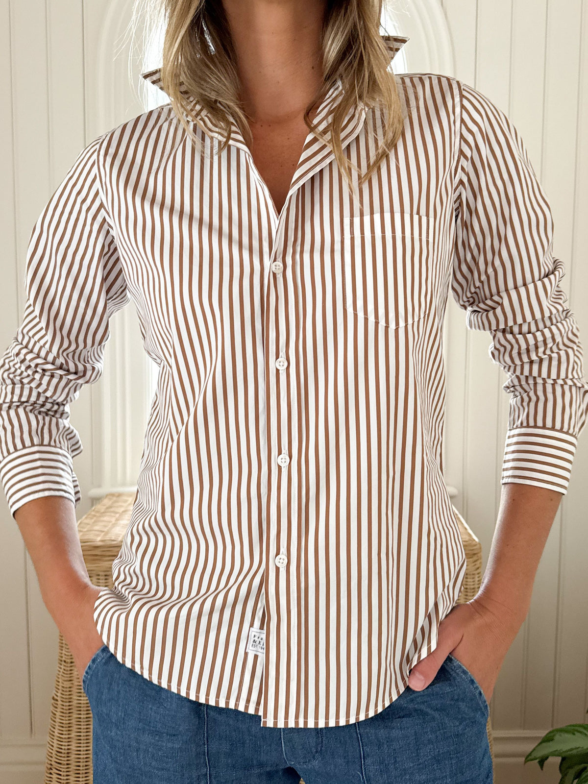 FRANK &amp; EILEEN Barry Button Up Tan/White Stripe